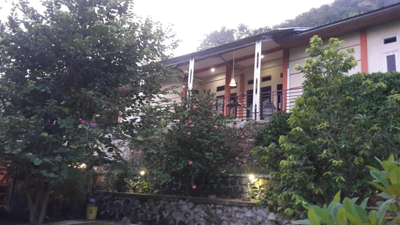 G-Rima Home Stay Labuan Bajo Exterior foto