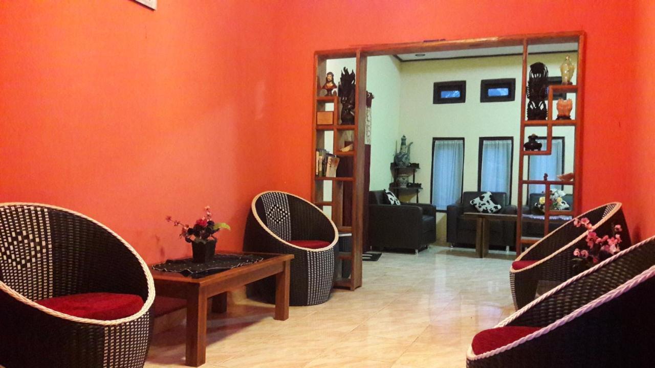 G-Rima Home Stay Labuan Bajo Exterior foto