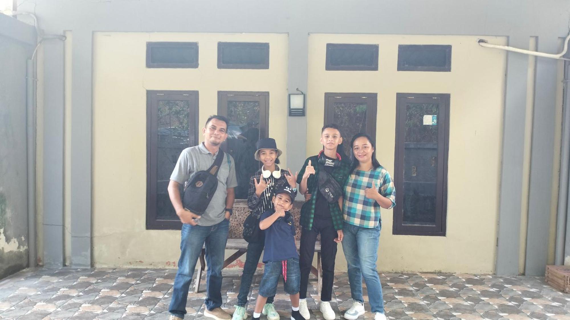 G-Rima Home Stay Labuan Bajo Exterior foto